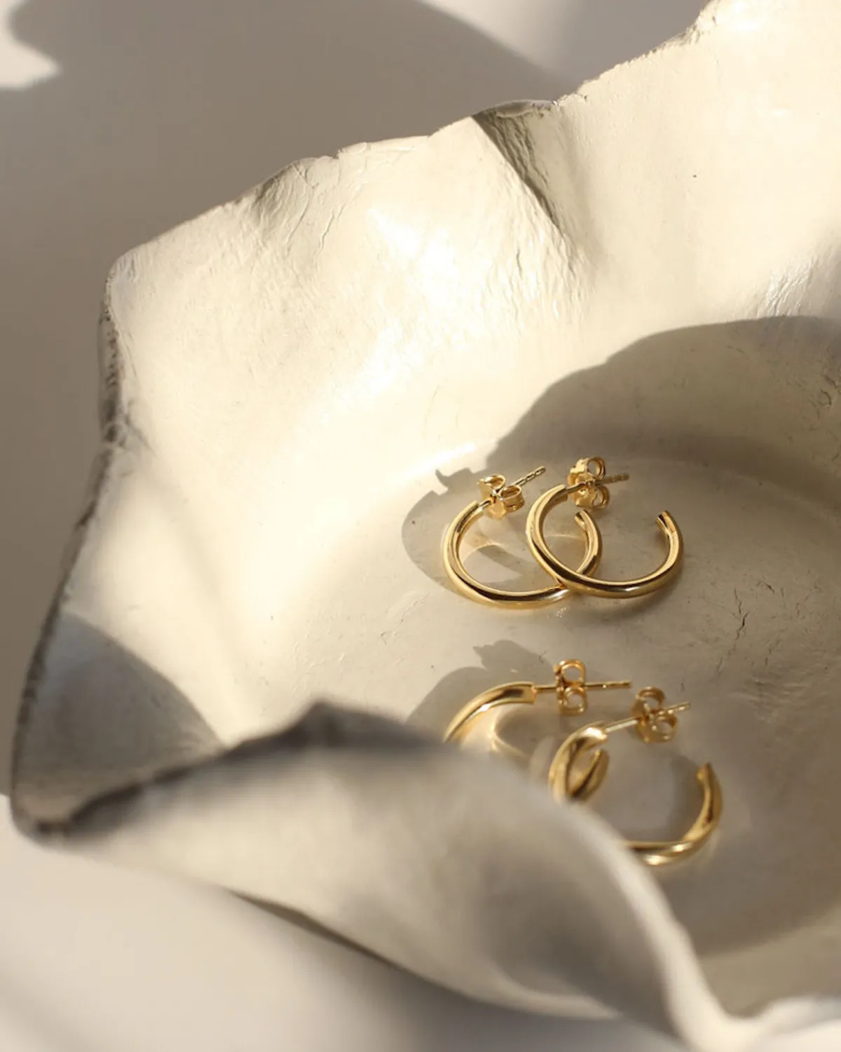 Flash Sale JAN 'N JUNE DEAR DARLING BERLIN ESSENTIAL HOOP EARRINGS MEDIUM GOLD